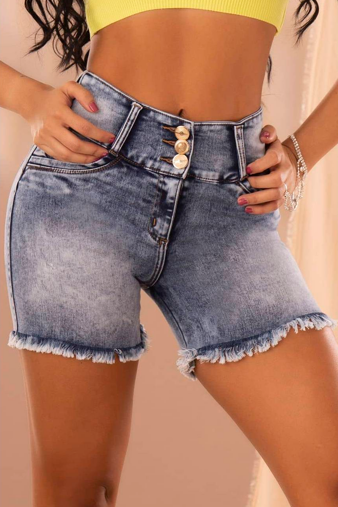 SHORTS LEVANTA COLA 7458